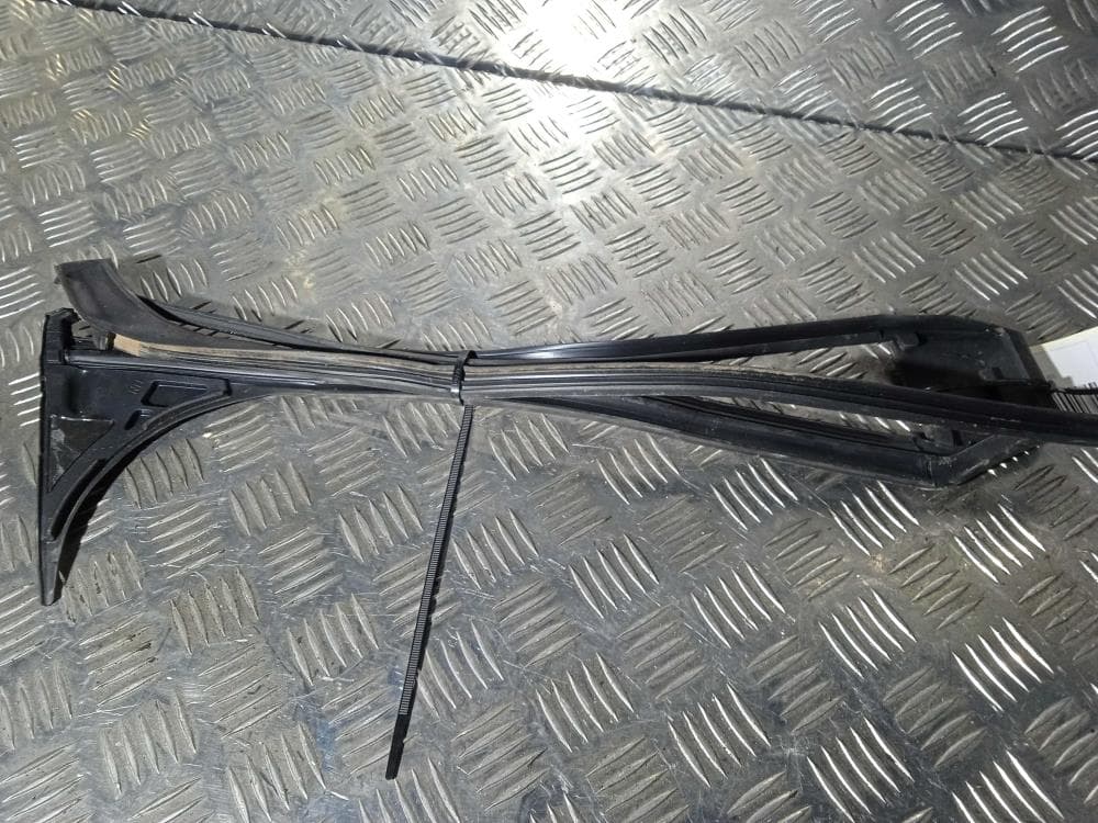 Уплотнитель к Tesla Model X (15-21)