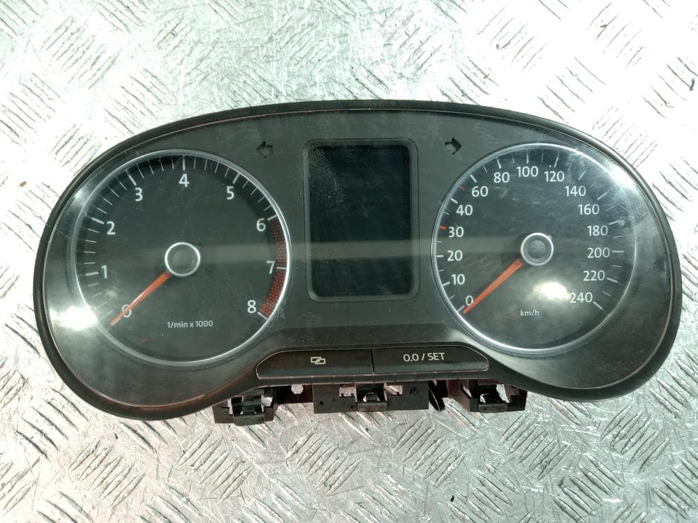 Щиток приборов (приборная панель) к Volkswagen Polo 5 (09-15)