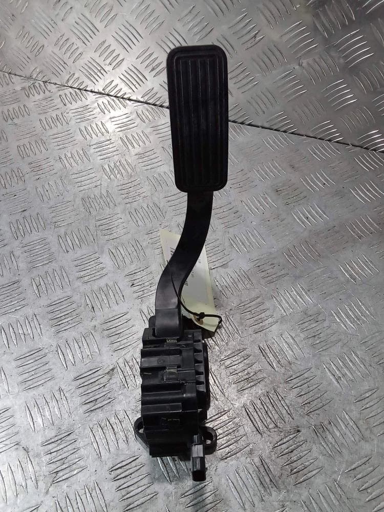 Педаль газа к Tesla Model 3 (17-21)