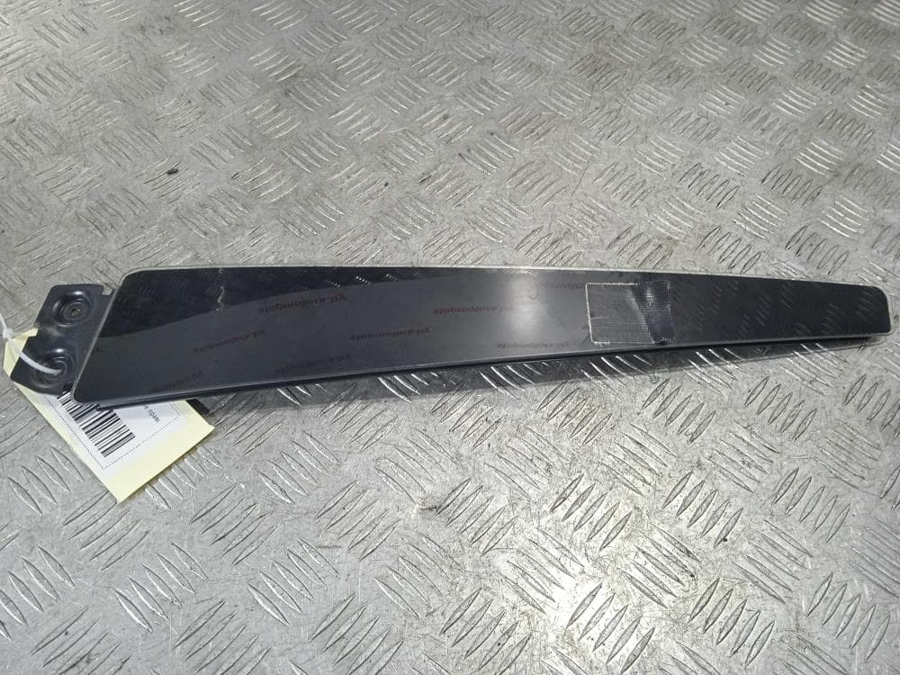 Стекло кузовное боковое правое к Tesla Model X (15-21)