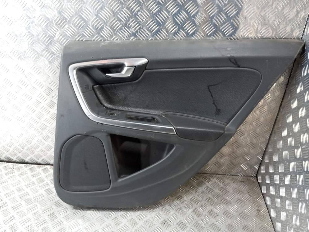 Обшивка двери задней правой (дверная карта) к Volvo S60 2 (10-13)