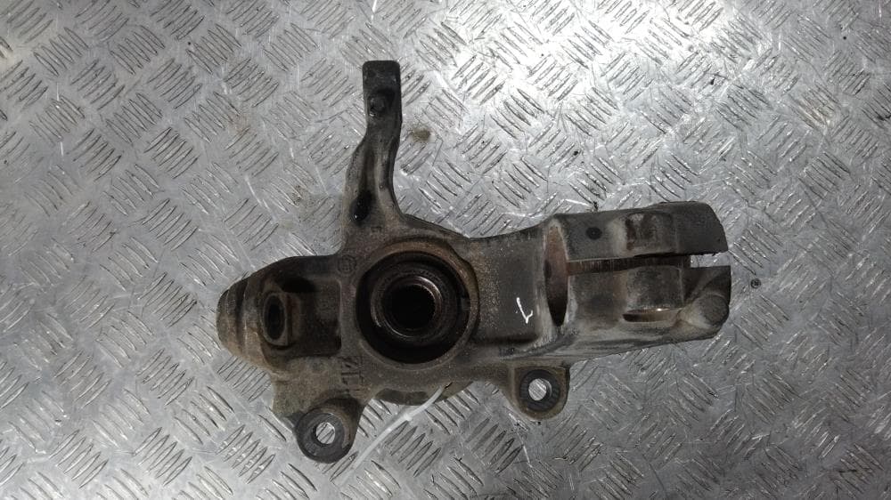 Кулак поворотный левый к Volvo V60 1 (10-13)