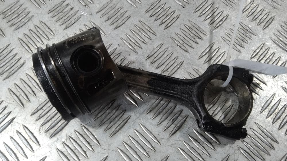 Шатун к Fiat Grande Punto (05-18)