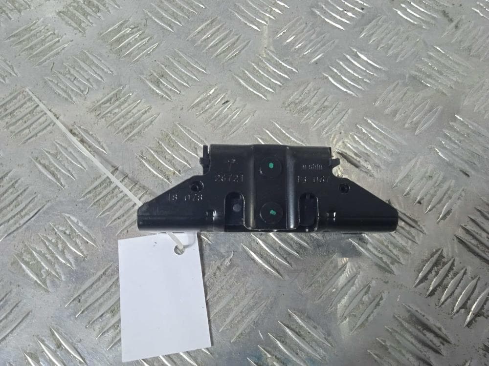 Петля двери  к Tesla Model X (15-21)