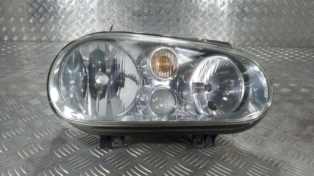 Фара правая к Volkswagen Golf 4 (97-06)