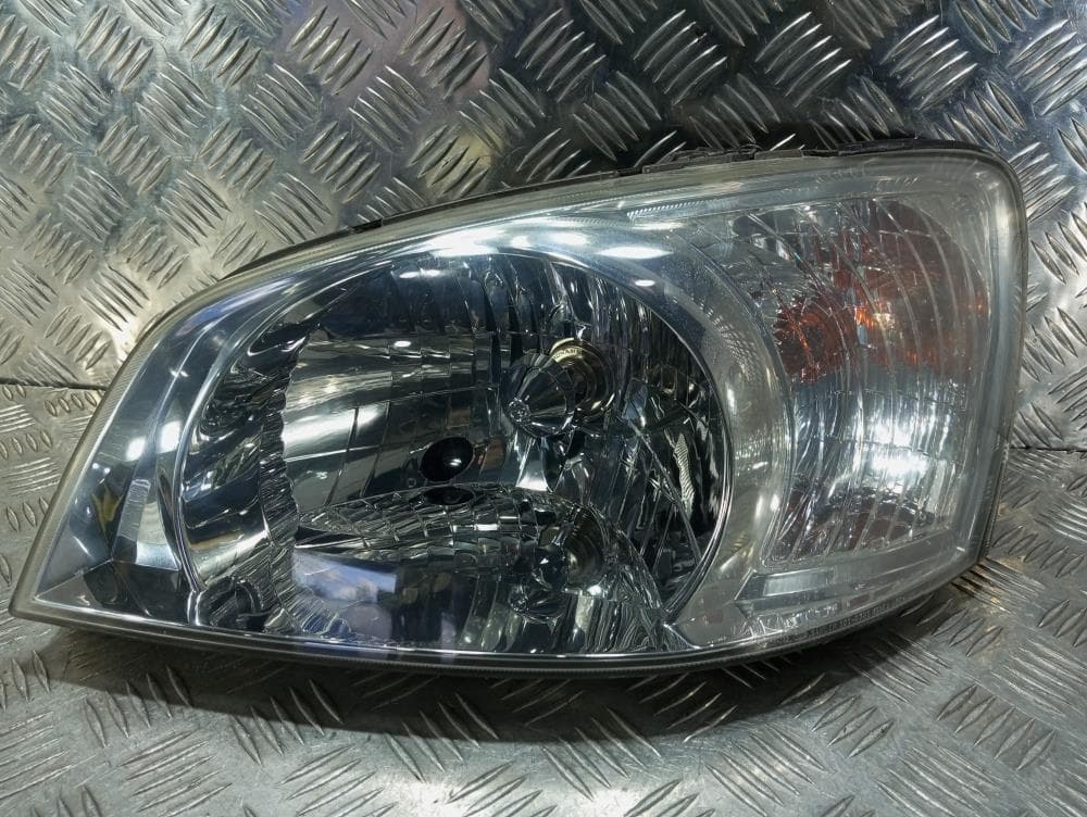 Фара левая к Hyundai Getz 1 (02-05)