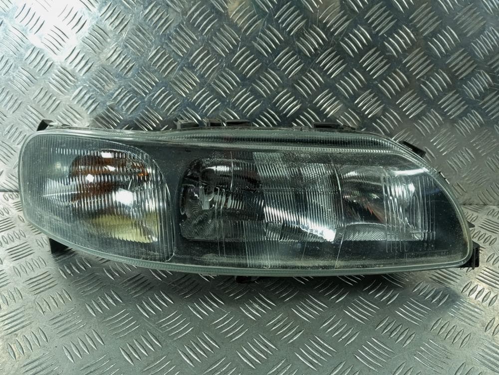 Фара правая к Volvo V70 2 (00-05)
