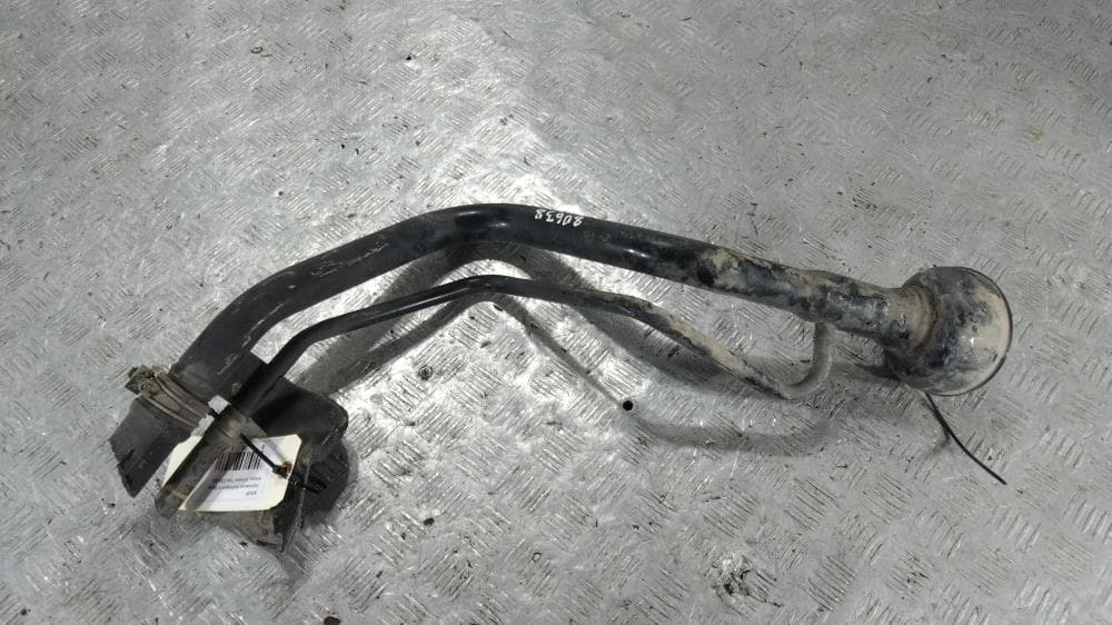 Горловина топливного бака к Nissan  Almera Tino (00-06)