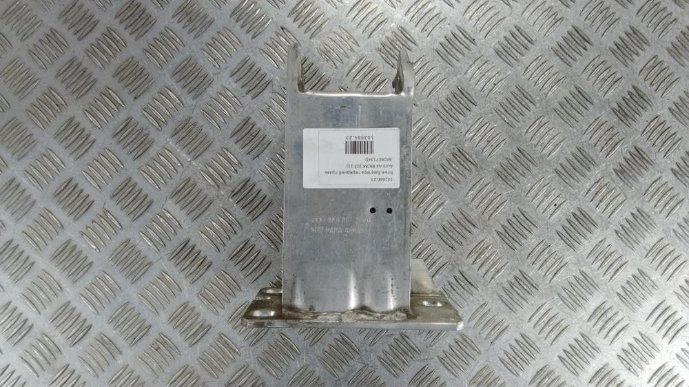 Клык бампера передний правый к Audi A4 B8/8K (07-11)