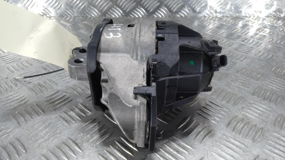 Подушка крепления двигателя к Jeep Grand Cherokee WL (21-24)