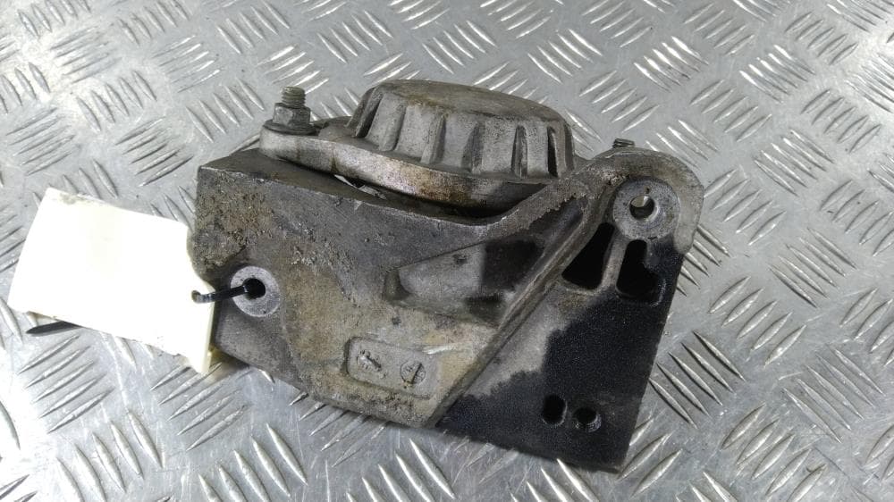 Кронштейн двигателя к Audi A6 C4 (94-97)