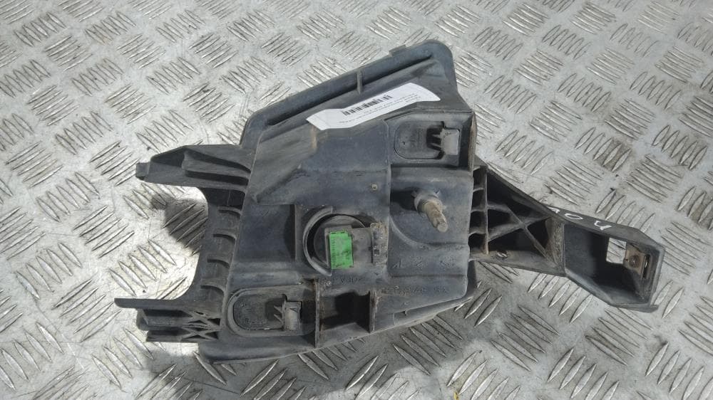 Фара противотуманная левая к Peugeot 407 (04-11)