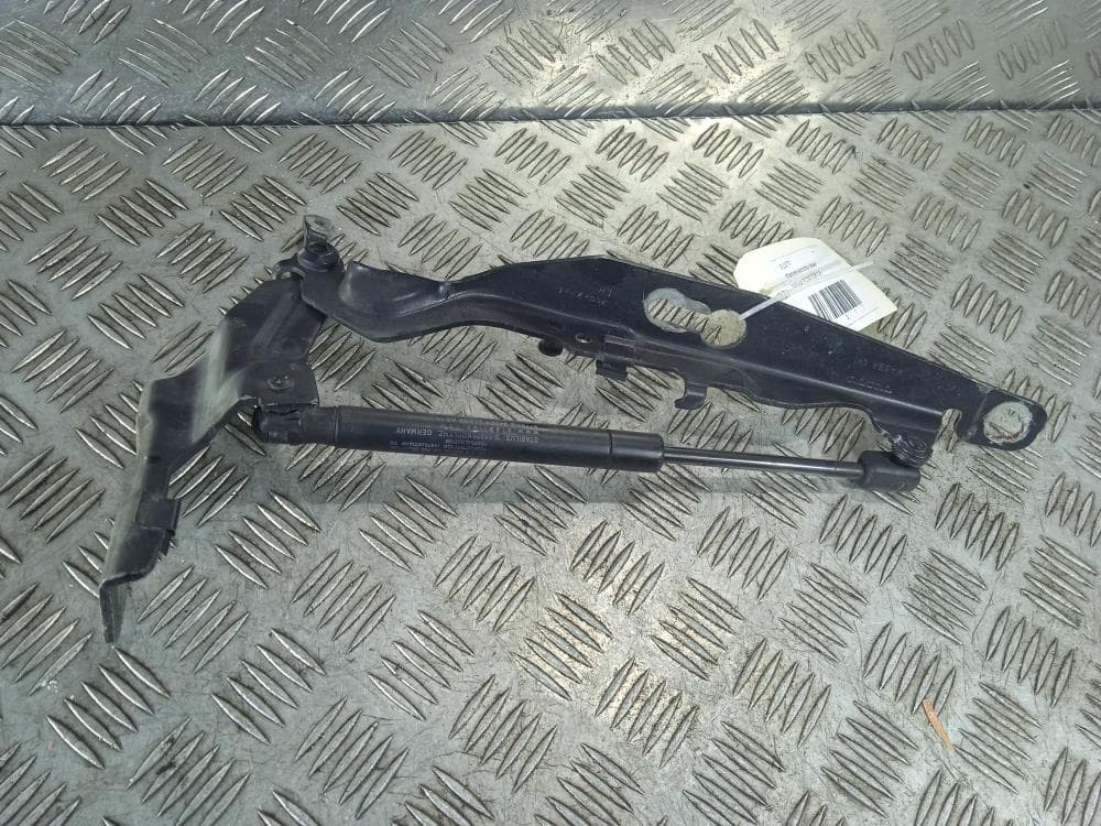 Петля капота левая к Volvo XC60 1 (08-13)