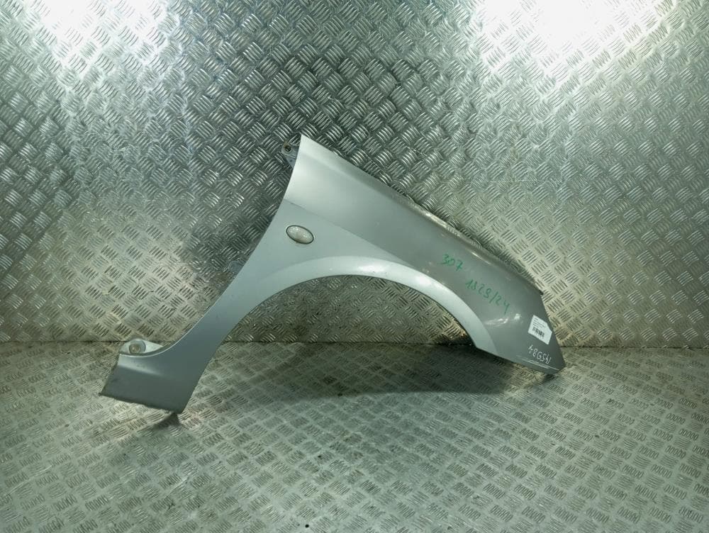 Крыло переднее правое к Peugeot 307 (01-05)