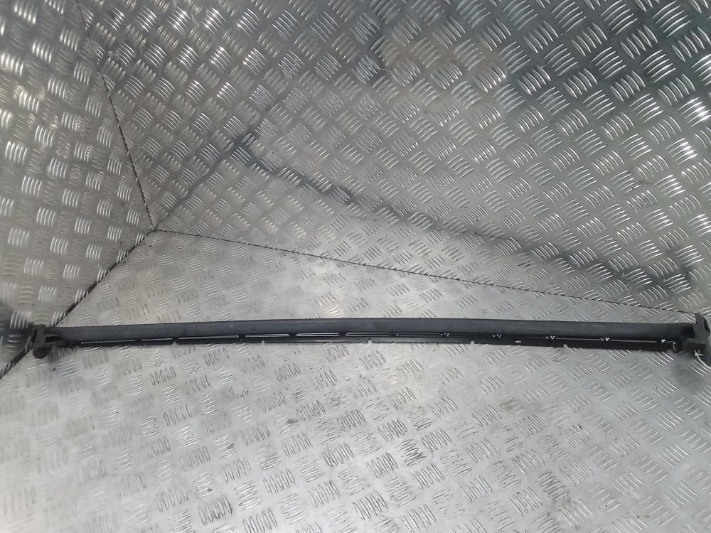 Уплотнитель к Tesla Model X (15-21)