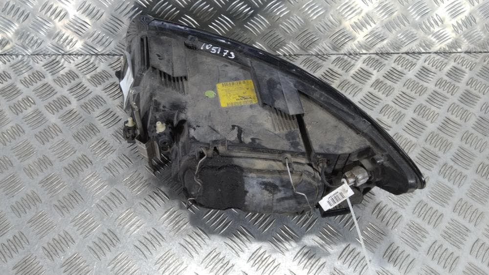 Фара правая к Volvo S40 1 Рестайлинг (00-04)