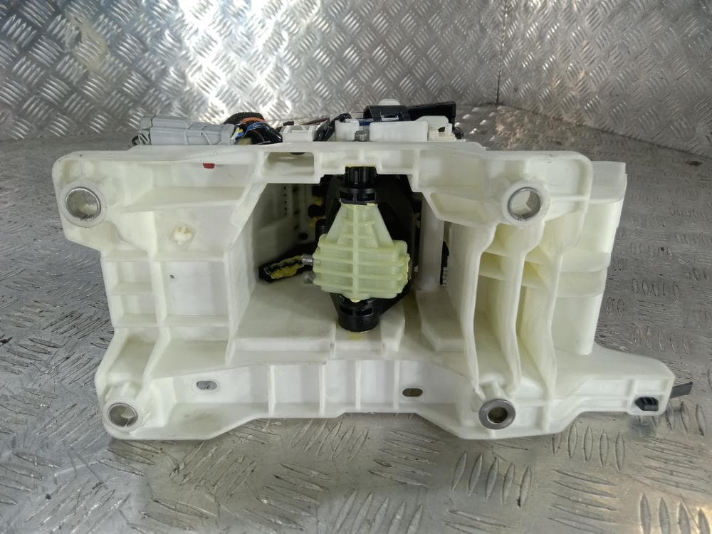 Кулиса к Mitsubishi Outlander 2 (07-10)
