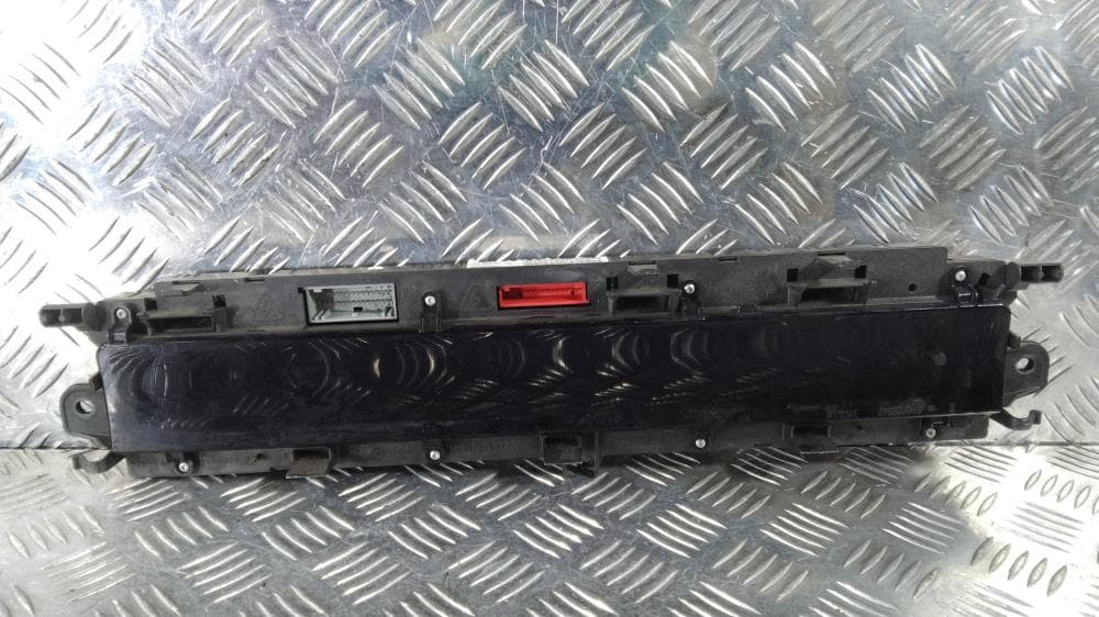 Щиток приборов (приборная панель) к Renault Scenic 2 (03-06)
