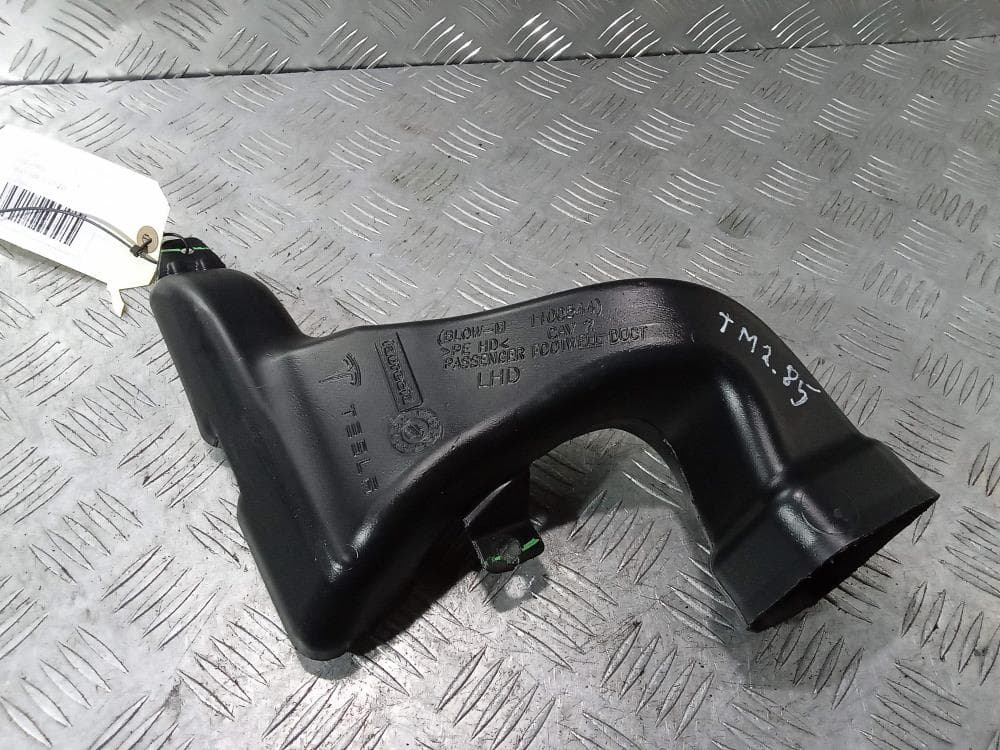 Воздуховод к Tesla Model 3 (17-21)
