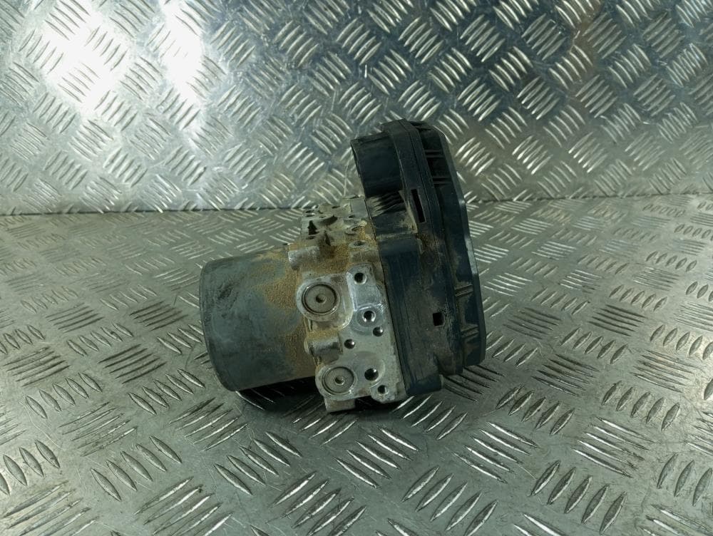 Блок ABS к Infiniti M 2 (03-05)