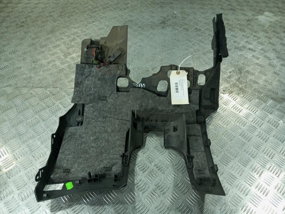 Накладка декоративная на торпедо к Audi A4 B8/8K (07-11)