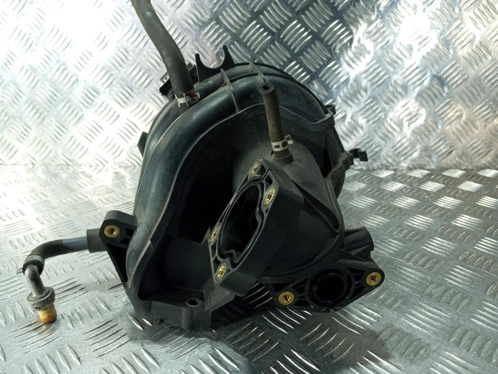 Коллектор впускной к Suzuki Swift 3 (04-11)