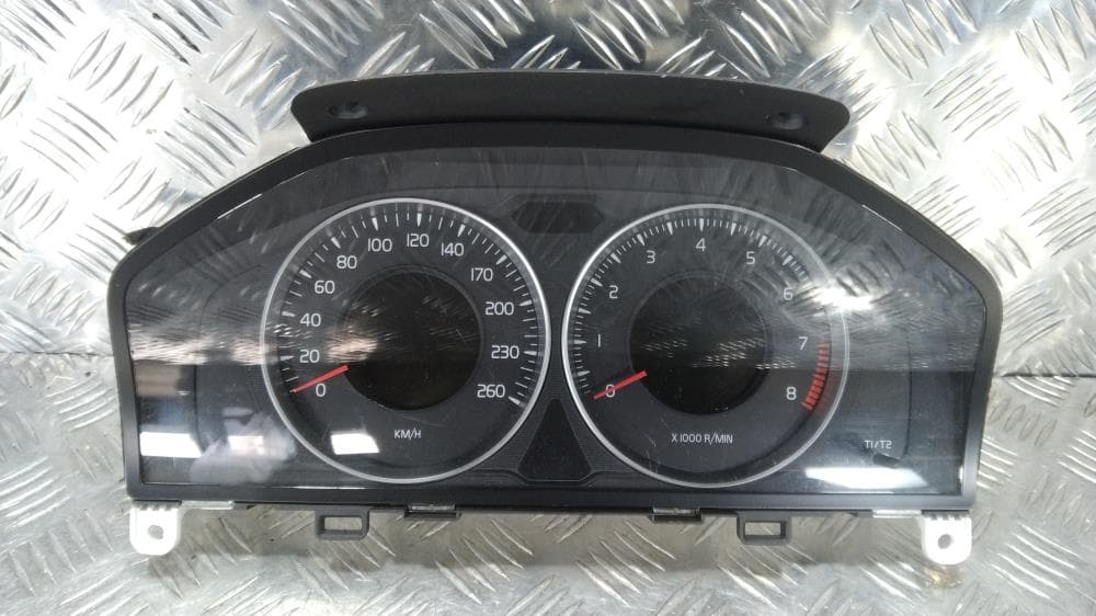 Щиток приборов (приборная панель) к Volvo S60 2 (10-13)
