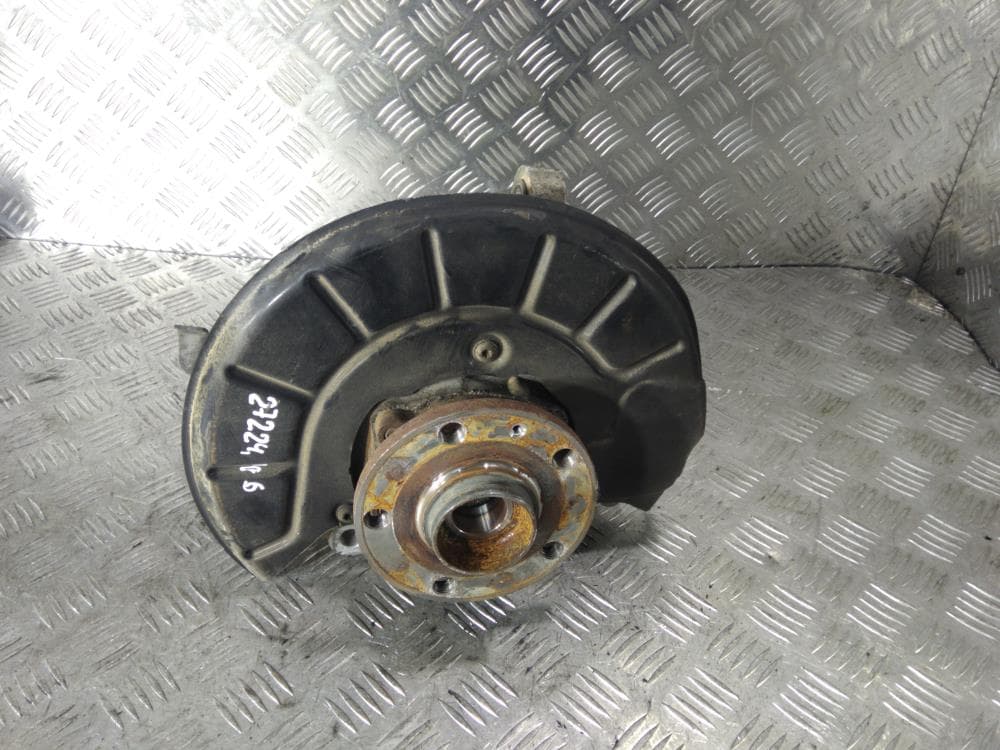Кулак поворотный левый к Volkswagen Passat CC Рестайлинг (12-17)