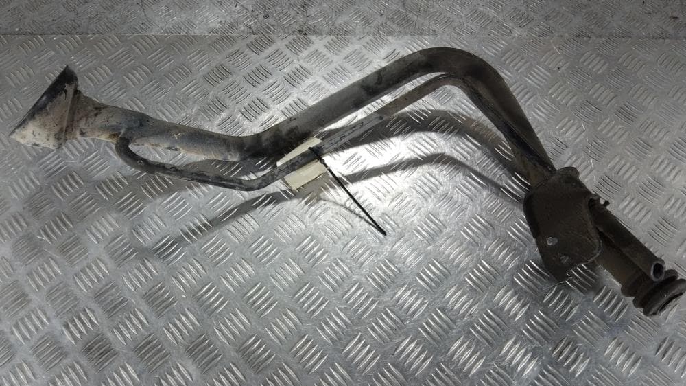 Горловина топливного бака к Nissan  Almera Tino (00-06)