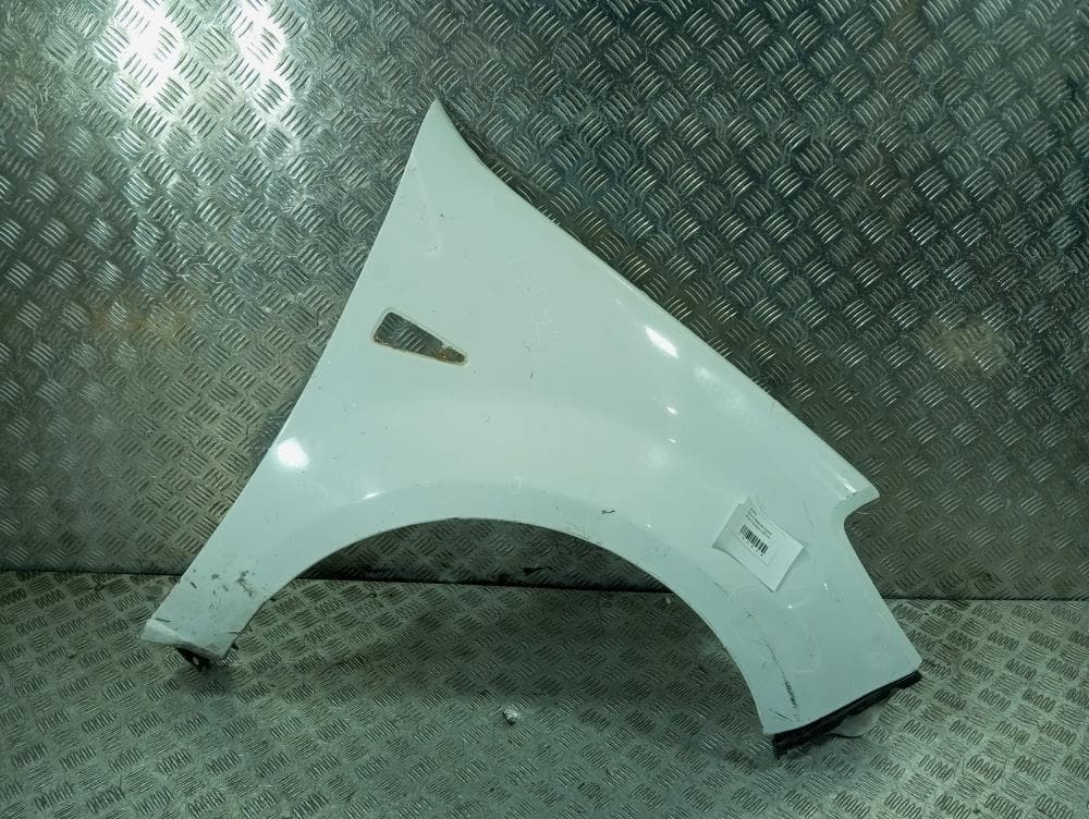 Крыло переднее правое к Renault Sandero 1 (09-14)