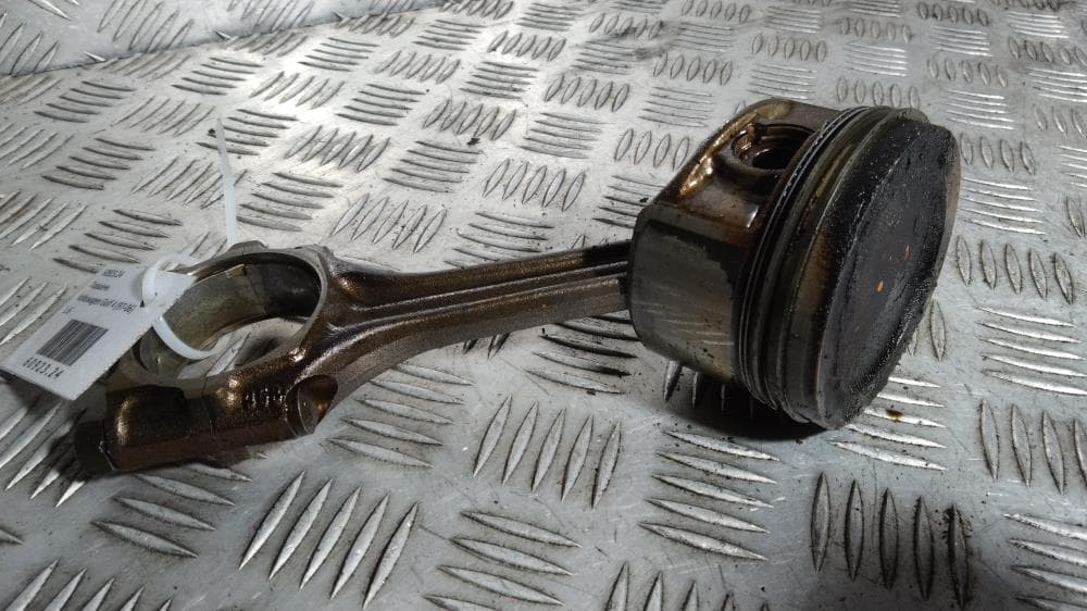 Поршень к Volkswagen Golf 4 (97-06)