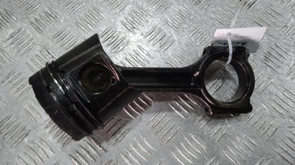 Поршень к Renault Laguna 2 (01-05)