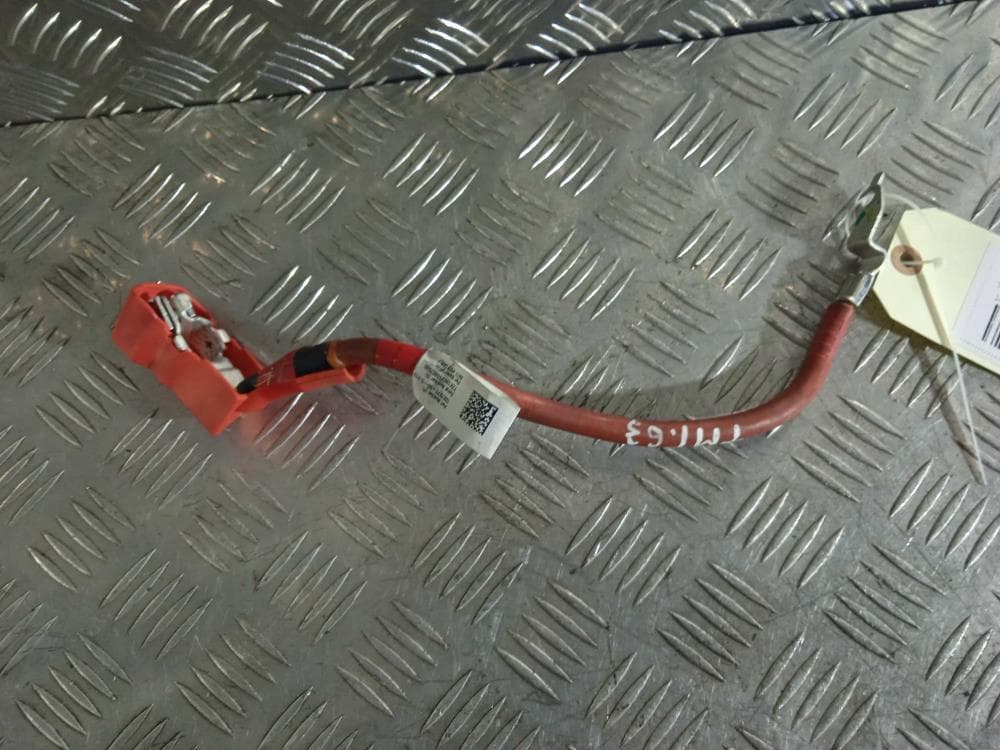 Плюсовой провод аккумулятора к Tesla Model 3 (17-21)