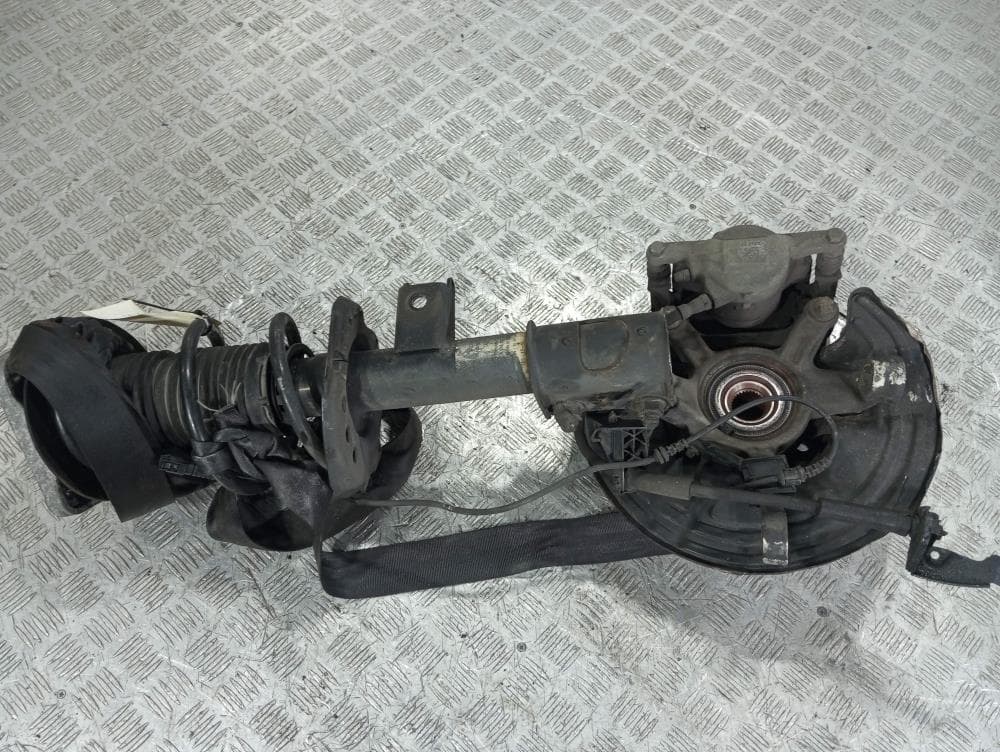 Стойка передняя левая к Mercedes B W246 (11-14)