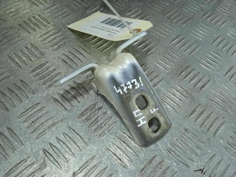 Петля двери передней правой к Chevrolet Volt 1 (10-15)