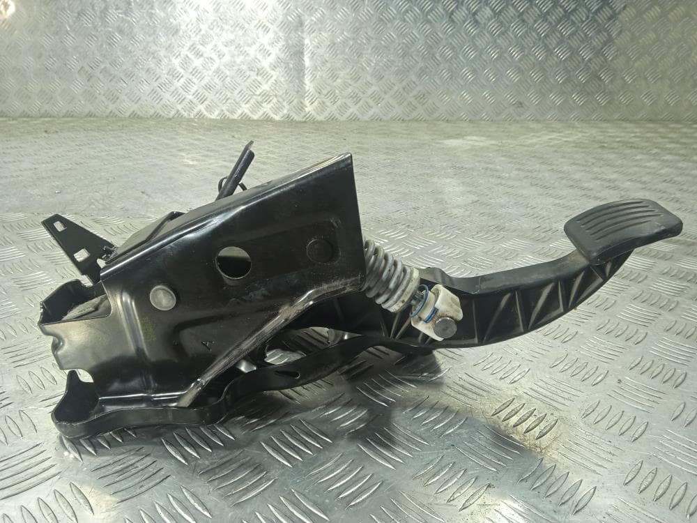 Педаль тормоза к Volvo V70 3 (07-13)