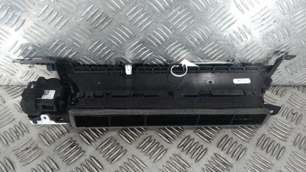 Дефлектор обдува салона к Tesla Model 3 (17-21)