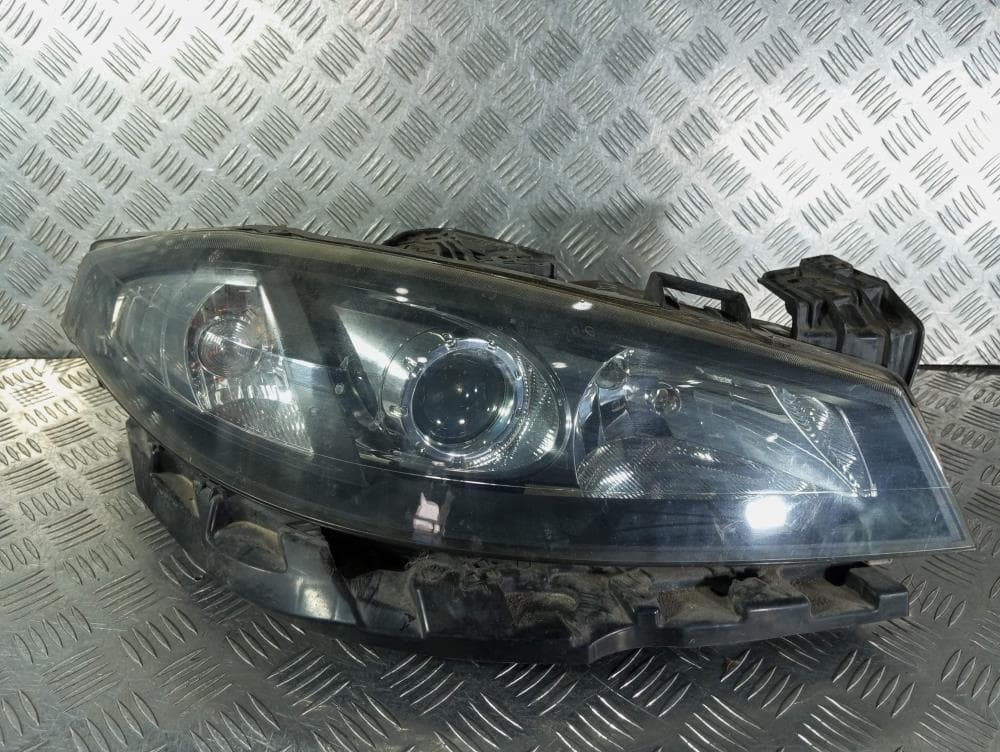 Фара правая к Renault Laguna 2 (01-05)