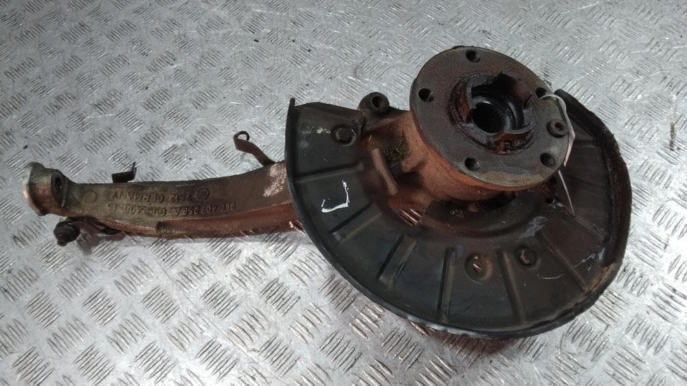 Кулак поворотный левый к Audi Q7 4L (05-09)