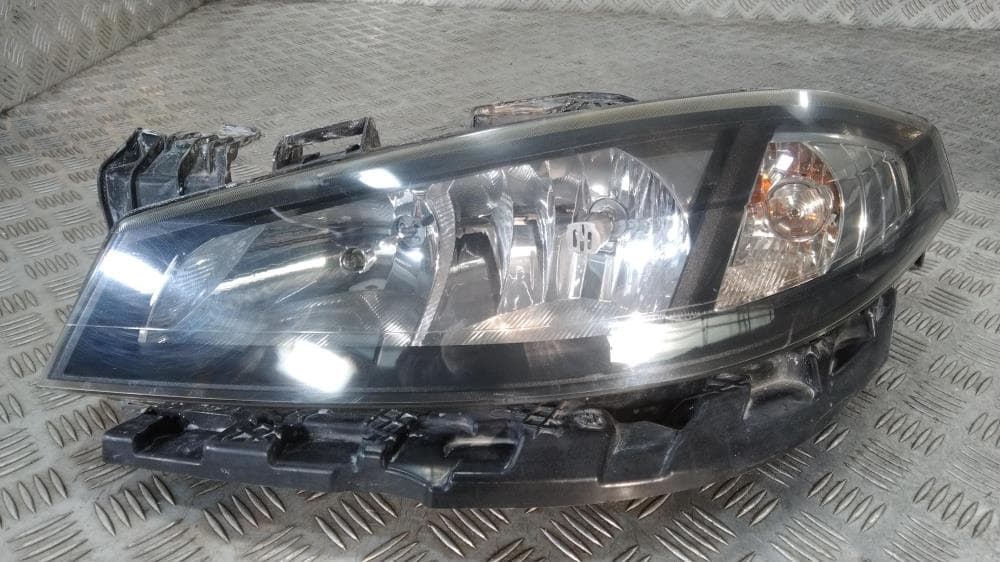 Фара левая к Renault Laguna 2 Рестайлинг (05-08)