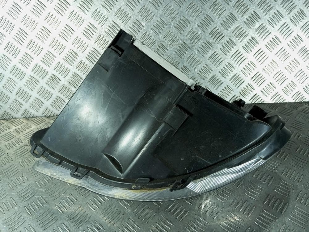 Фара правая к Chrysler Voyager 4 Рестайлинг (04-08)