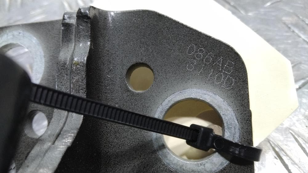 Петля двери передней правой к Jeep Grand Cherokee WL (21-24)