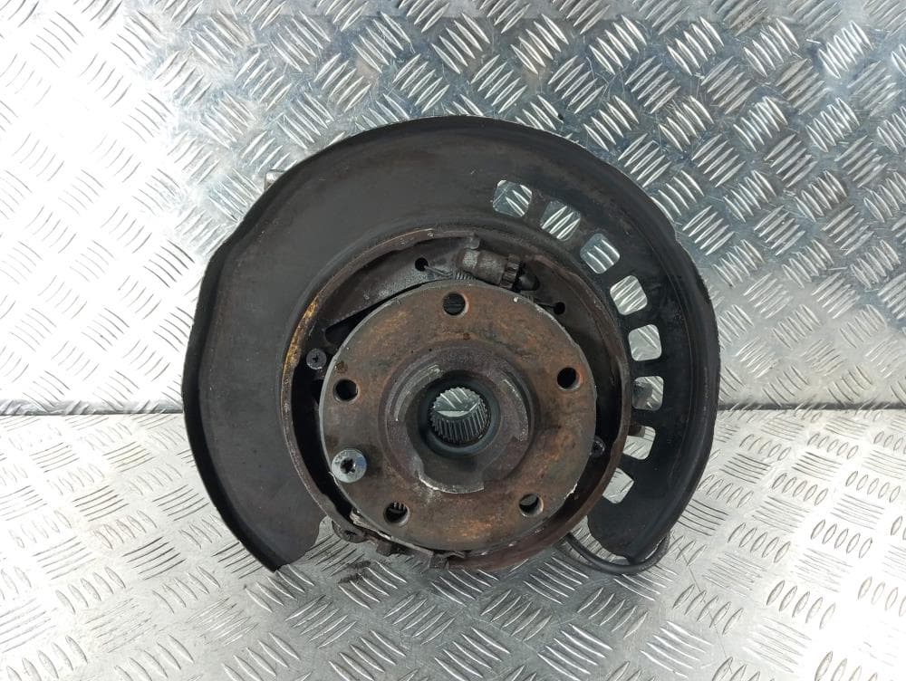 Кулак задний правый к Audi Q7 4L (05-09)