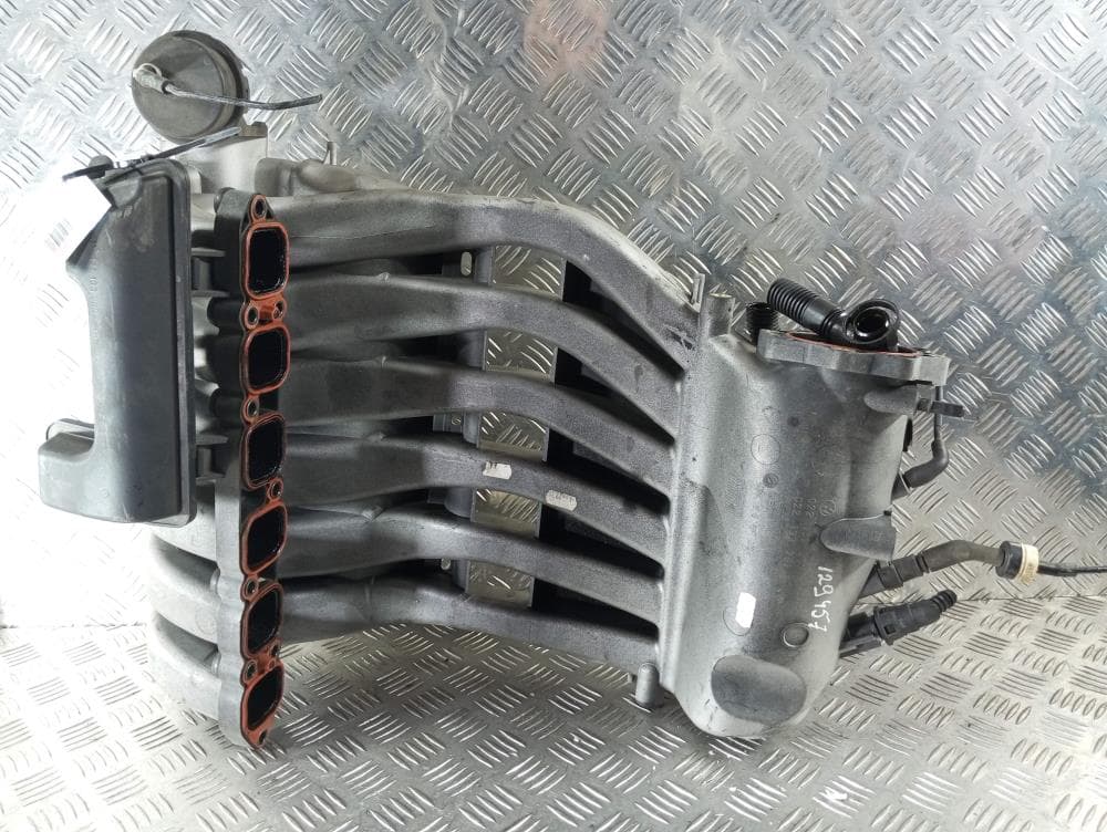 Коллектор впускной к Volkswagen Golf 5 (03-09)