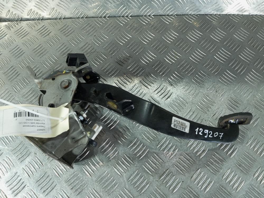 Педаль сцепления к Hyundai ix35 1 (10-13)