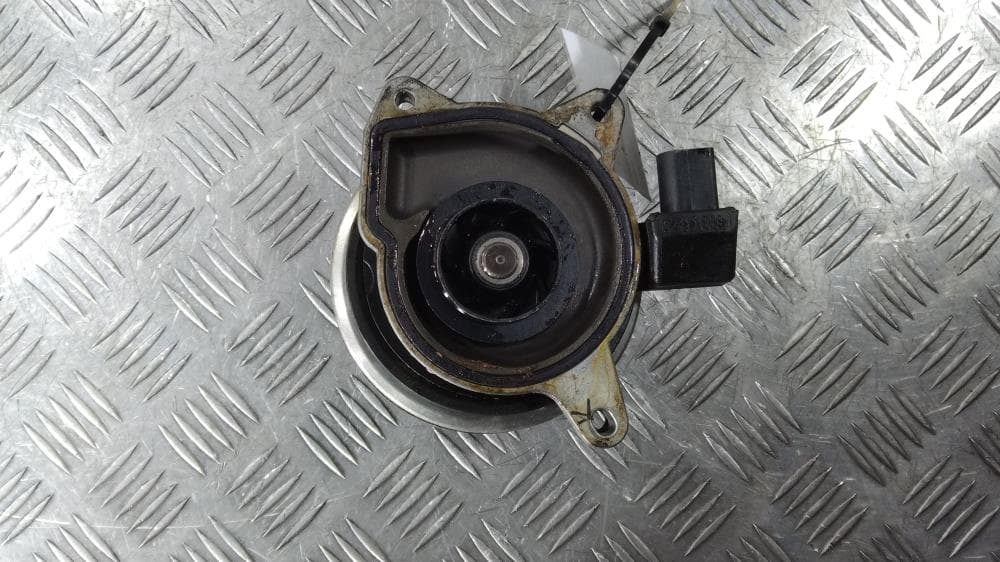 Помпа к Volkswagen Golf 6 (08-15)
