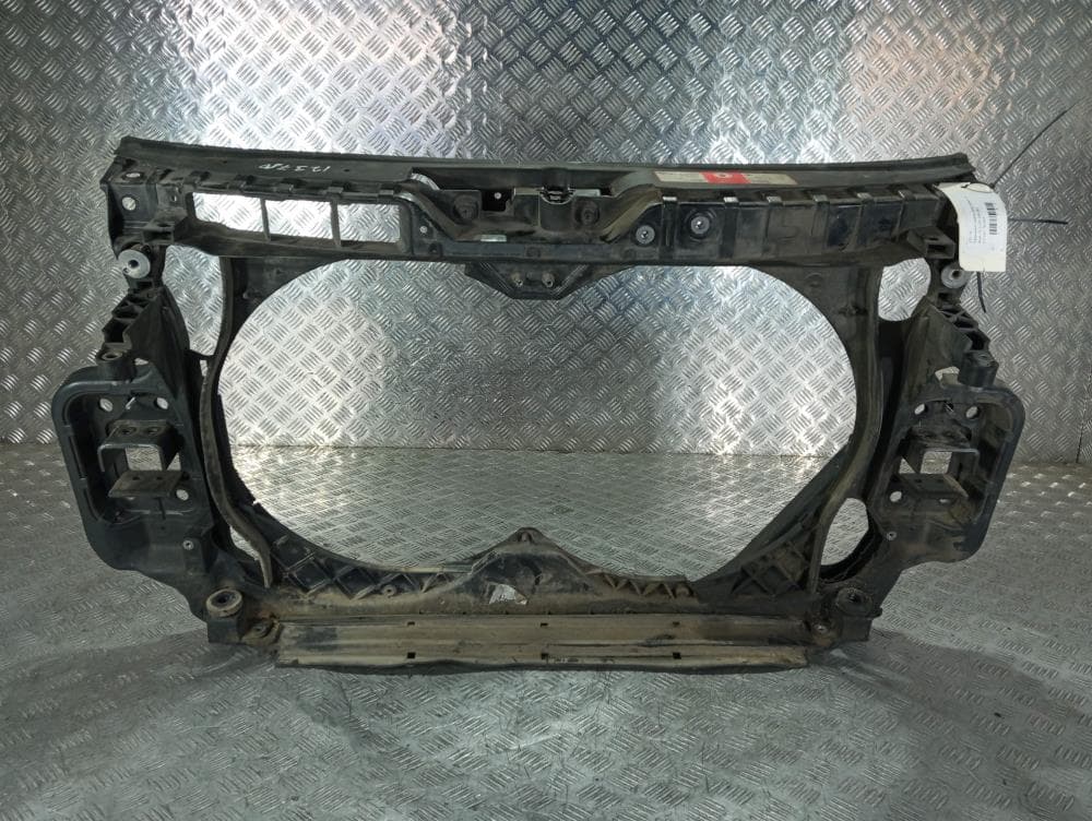 Передняя панель крепления облицовки (телевизор) к Audi A6 C6/4F (04-08)