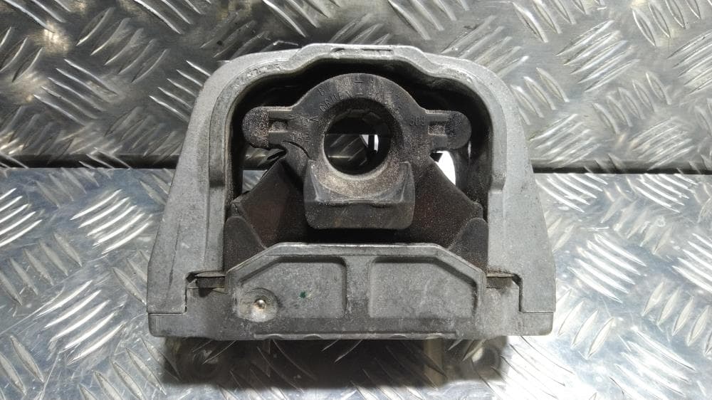 Подушка крепления двигателя к Volkswagen Touran 2 (10-15)