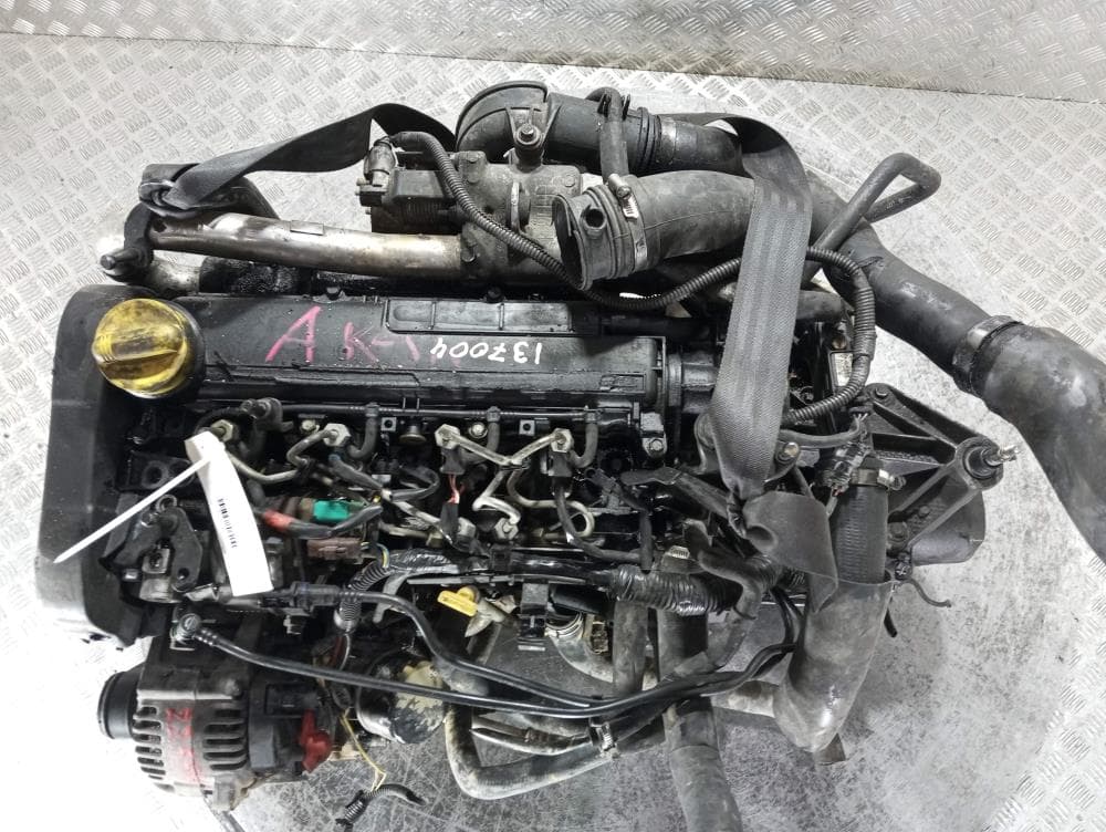 Двигатель к Nissan  Almera N16 (00-03)
