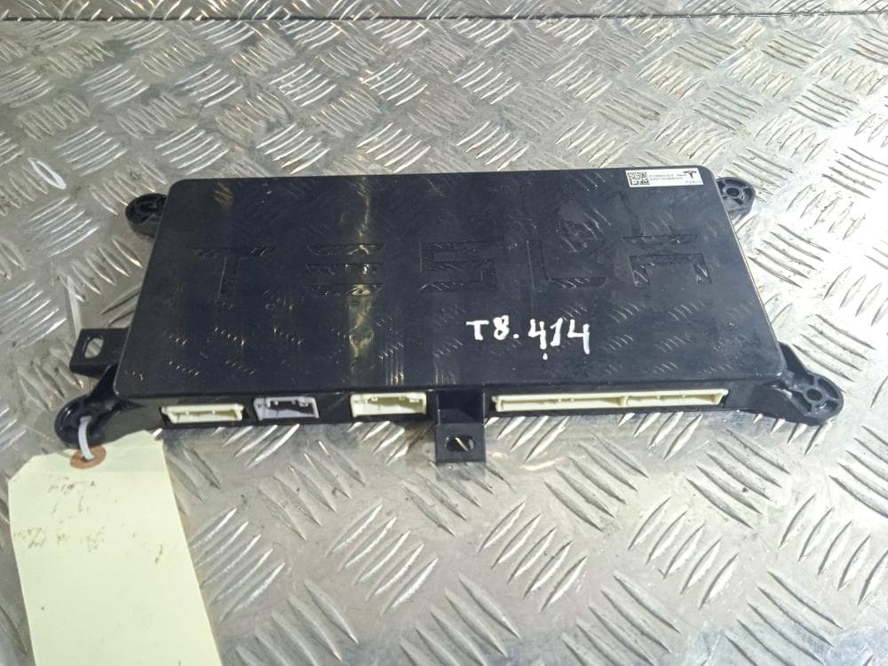 Блок бортовой сети (блок управления BCM) к Tesla Model X (15-21)